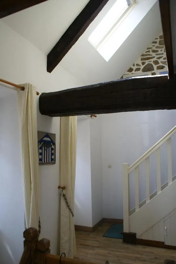 Gite Charbonnerie Moncontour  Holiday home Moncontour (Cotes-d'Armor)