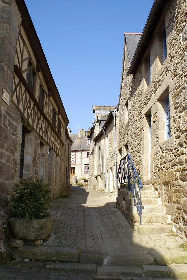Gite Charbonnerie Moncontour  0*, Moncontour (Cotes-d'Armor)